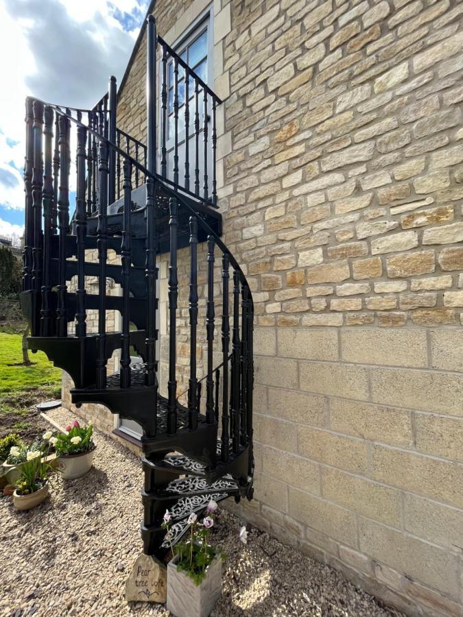 Pear Tree Loft Apartment Lacock Bagian luar foto
