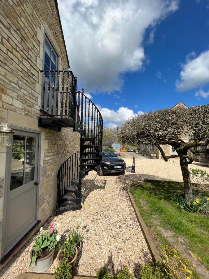Pear Tree Loft Apartment Lacock Bagian luar foto
